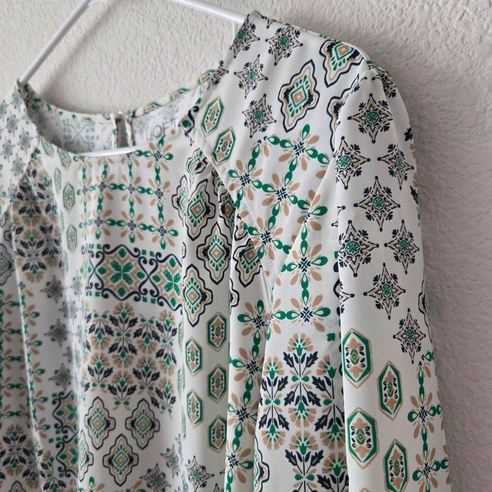 LOFT US Womens XL Green White Printed Blouse Long Sleeve Round Neck Keyhold Back - Picture 3 of 10